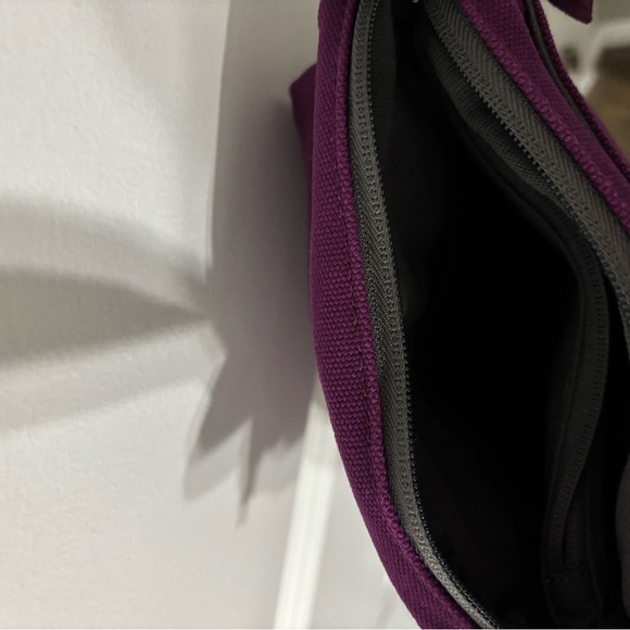 Duluth Trading Co Purple Crossbody Bag - Picture 5 of 5